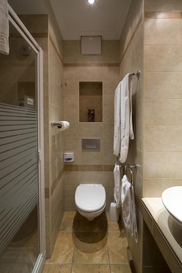 Budget Victoria Hotel