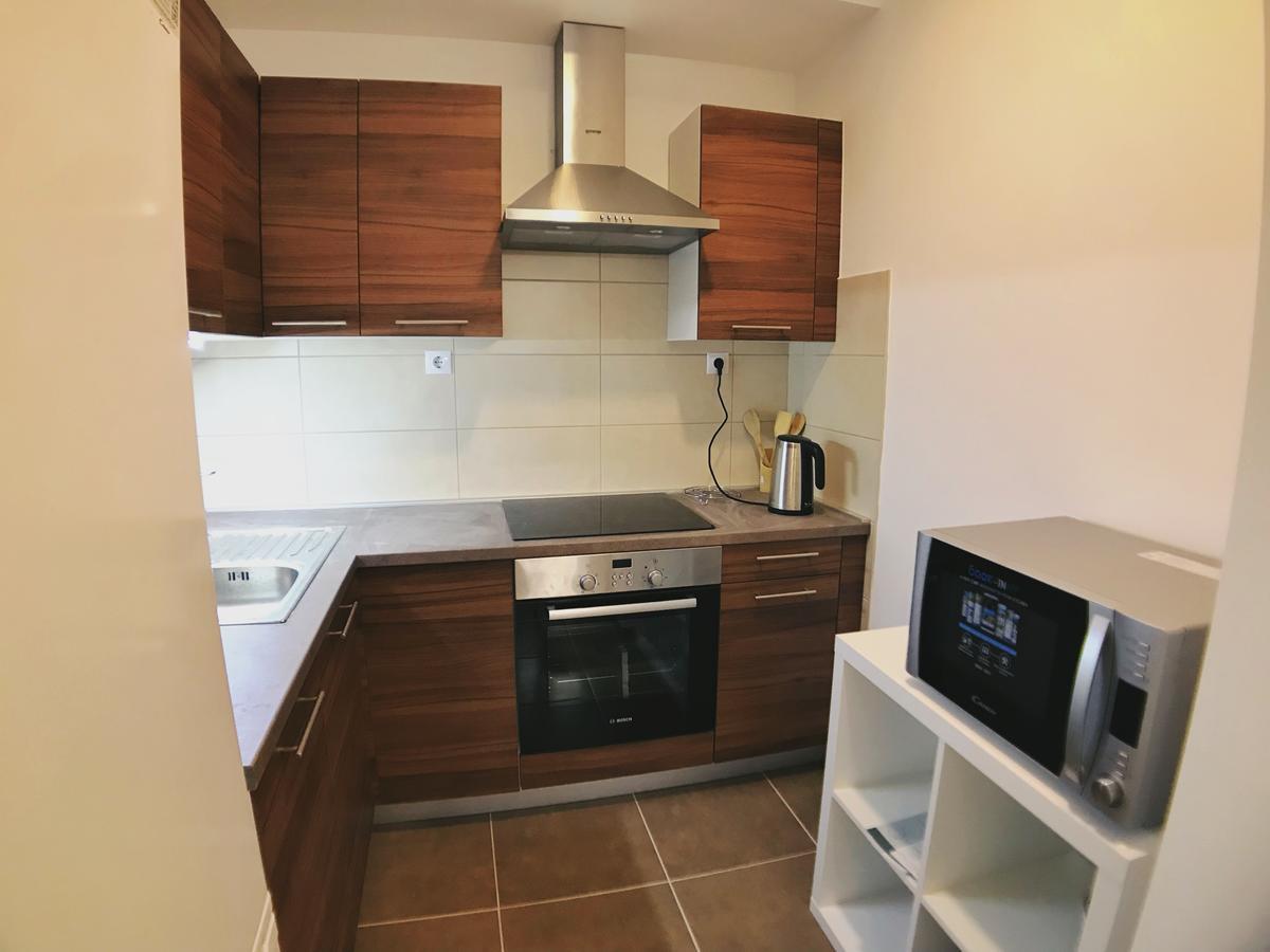 Sunflower Apartment *