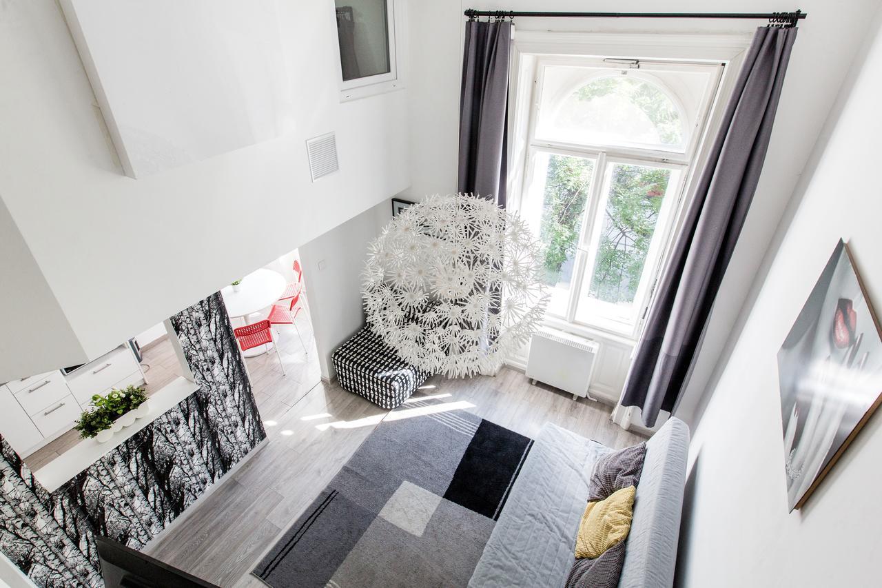 E-52 In Center Apartment Budapest