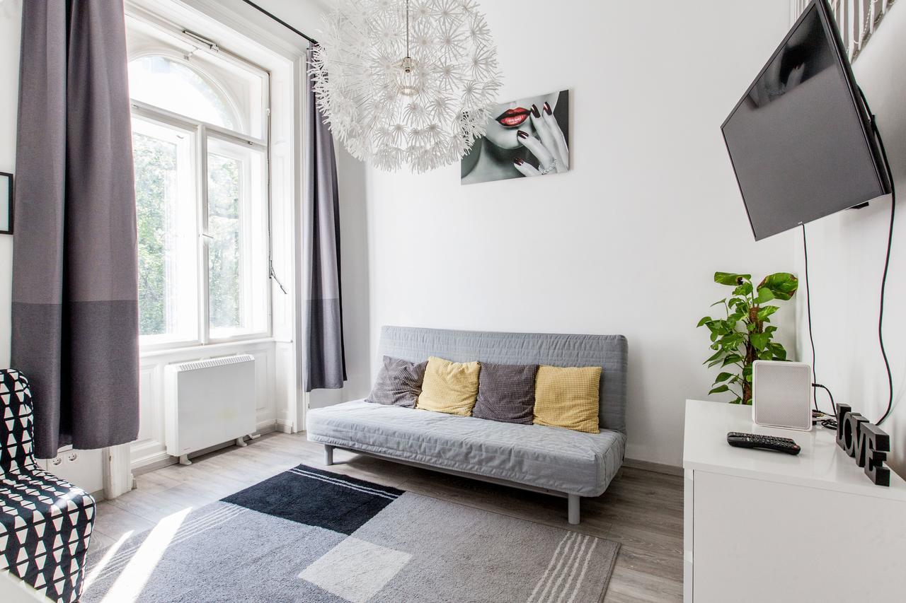 E-52 In Center Apartment Budapest