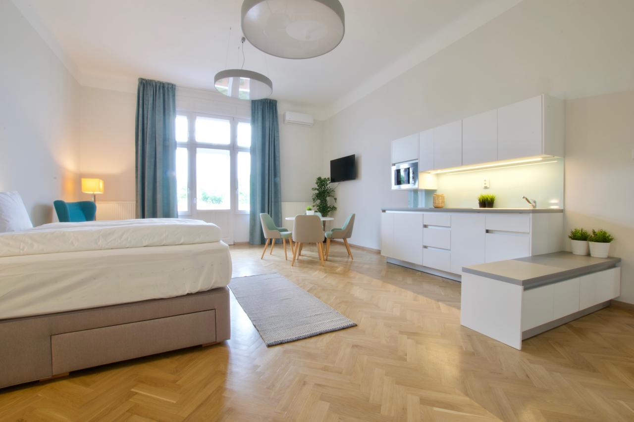 Europest Luxury * Budapest