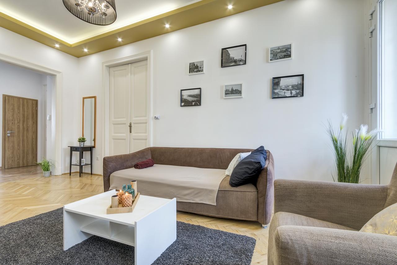 Real Zoltan Appartement *