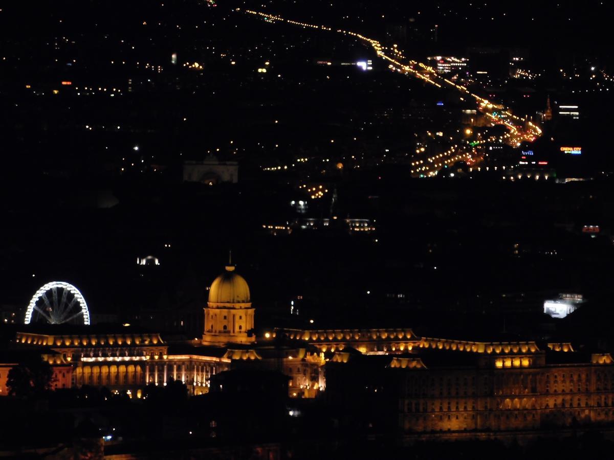 View Small House Free Parking Self Check-in Apartment Budapest