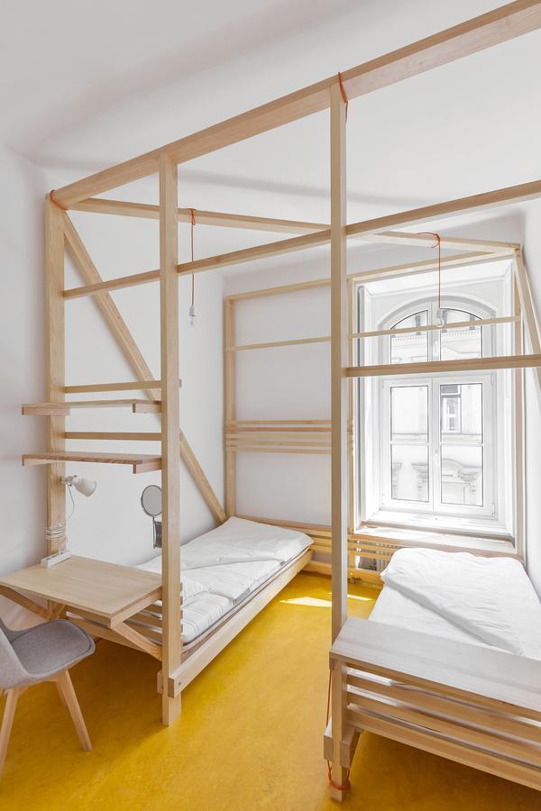 Hostel Flow Spaces