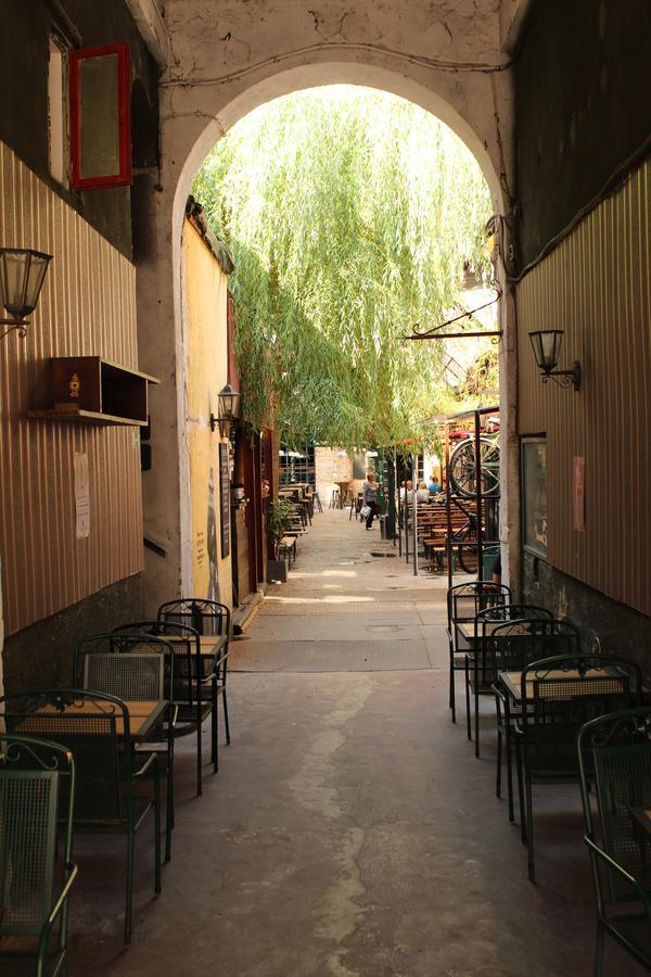 Hostel 'la Boheme' *