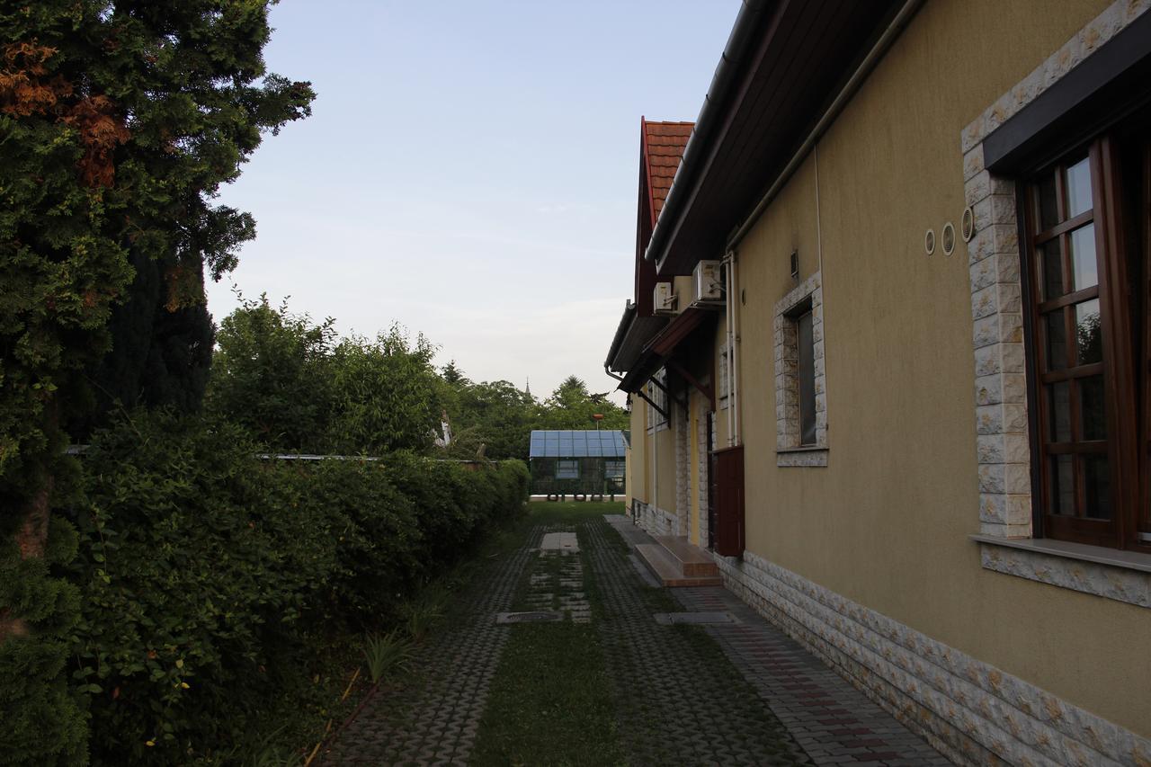 Penzión pre hostí Kisherceg Szallashely *