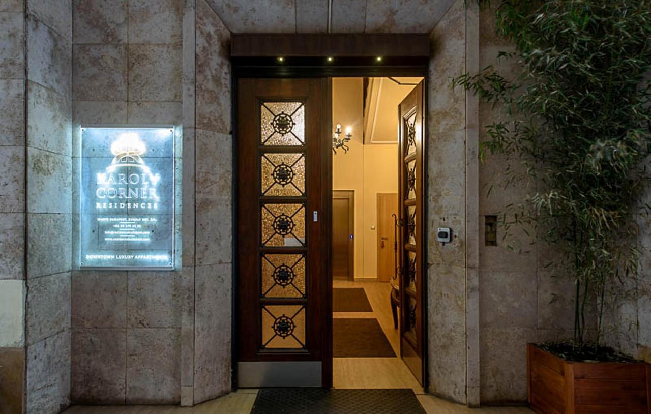 Karoly Corner Residences Apartamento