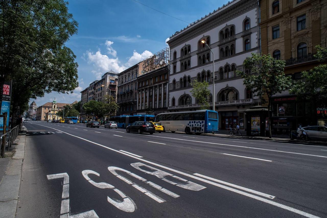 New With 3 Bedrooms, A/c And Balcony * Budapest