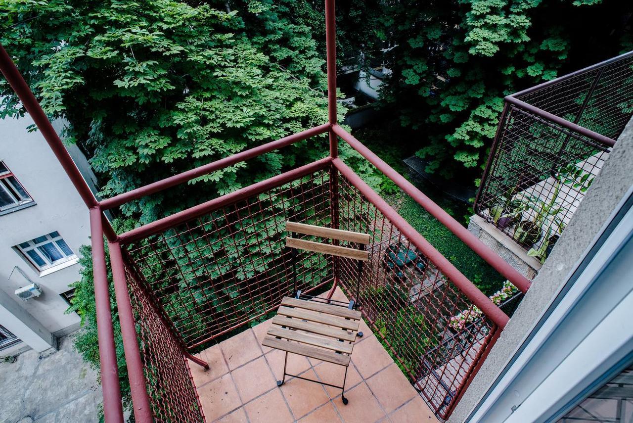 New With 3 Bedrooms, A/c And Balcony Appartement