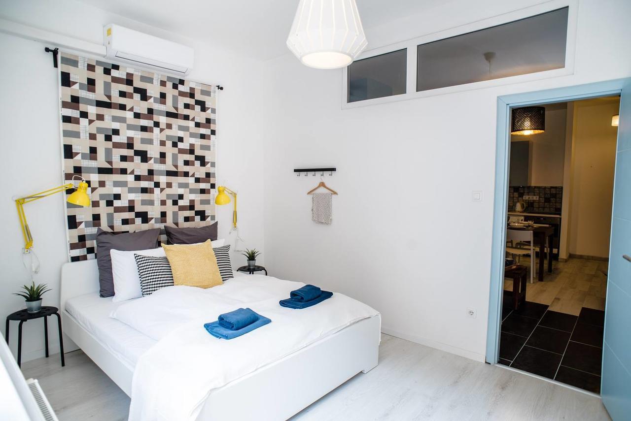 New With 3 Bedrooms, A/c And Balcony Apartment *