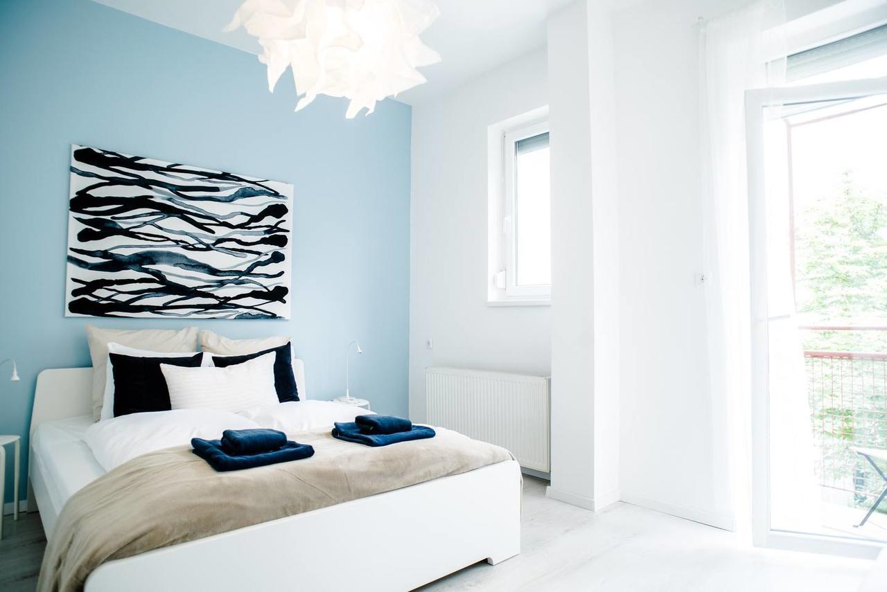 Apartment New With 3 Bedrooms, A/c And Balcony