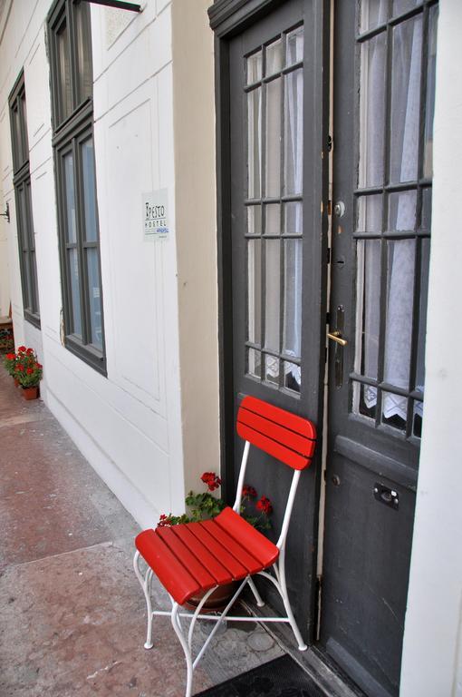 Pesto Hostel *