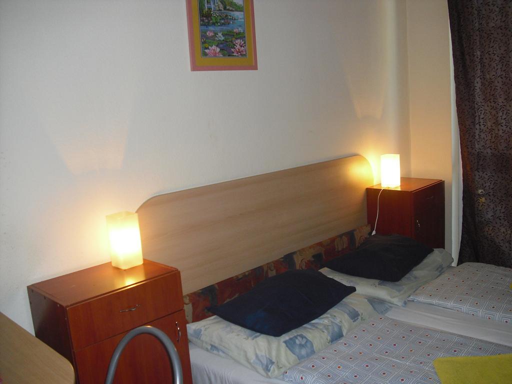 Peter's Hotel *