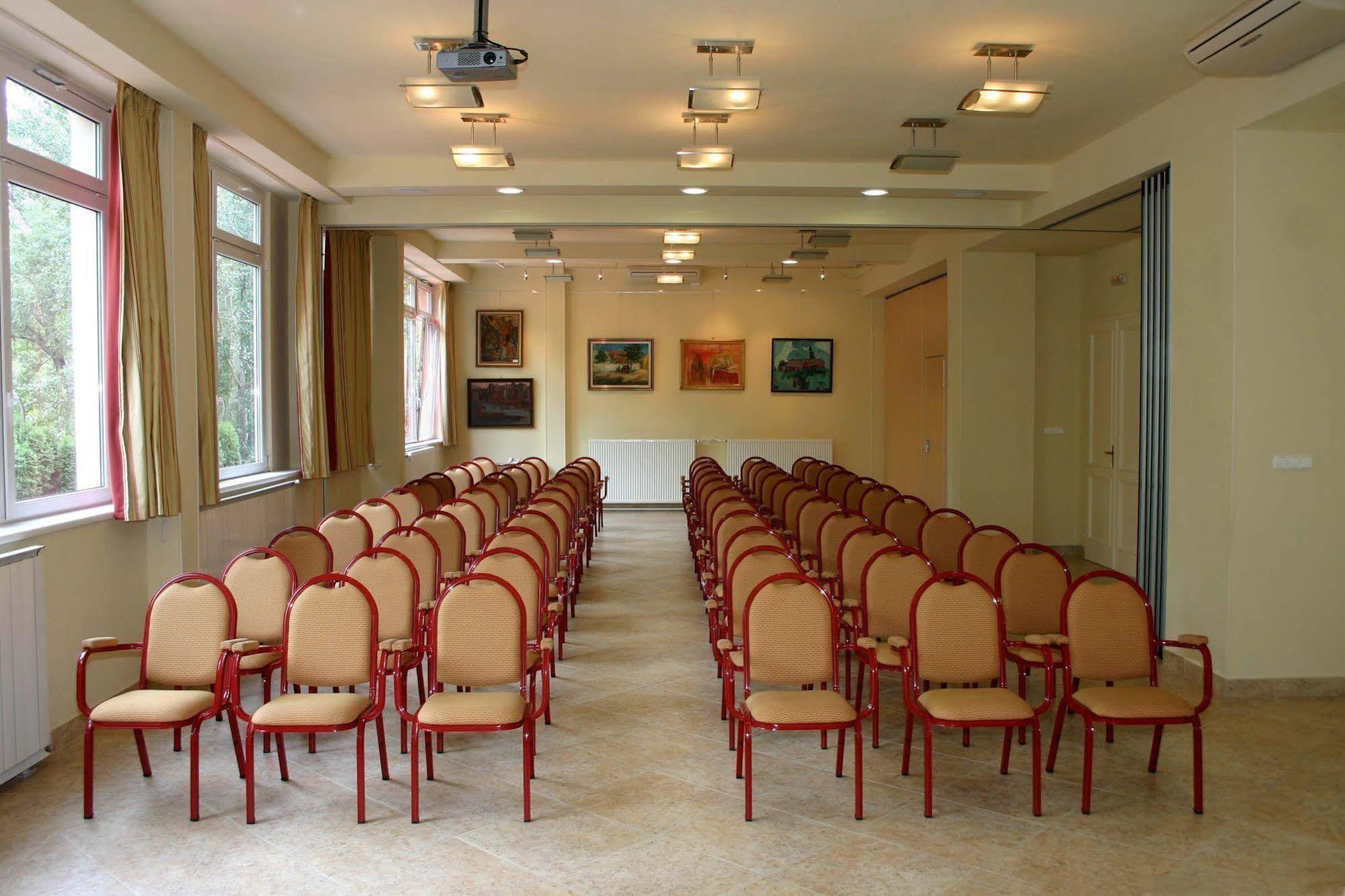 Alfa Art Hotel 3*