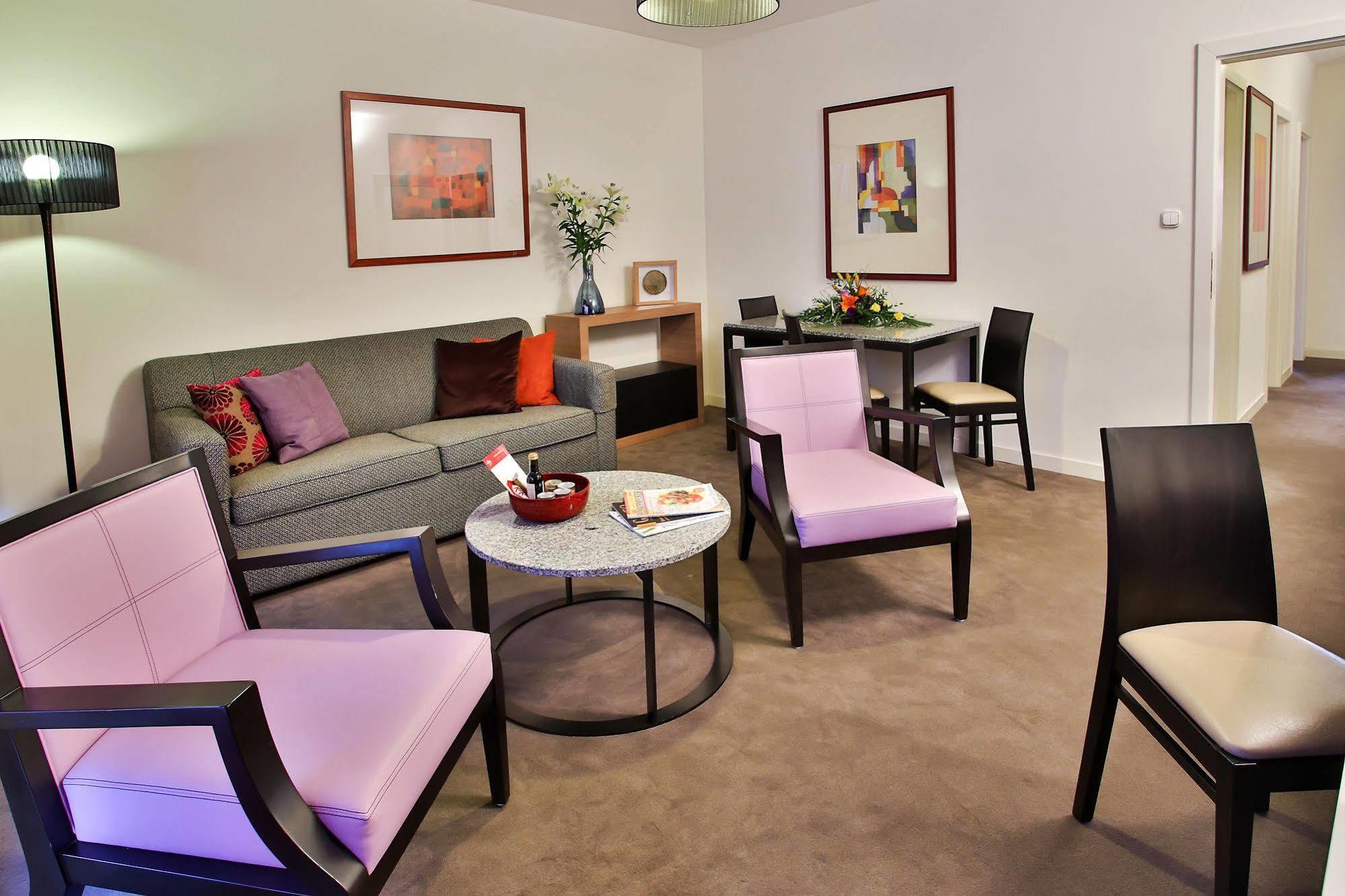 Adina Hotel 4*
