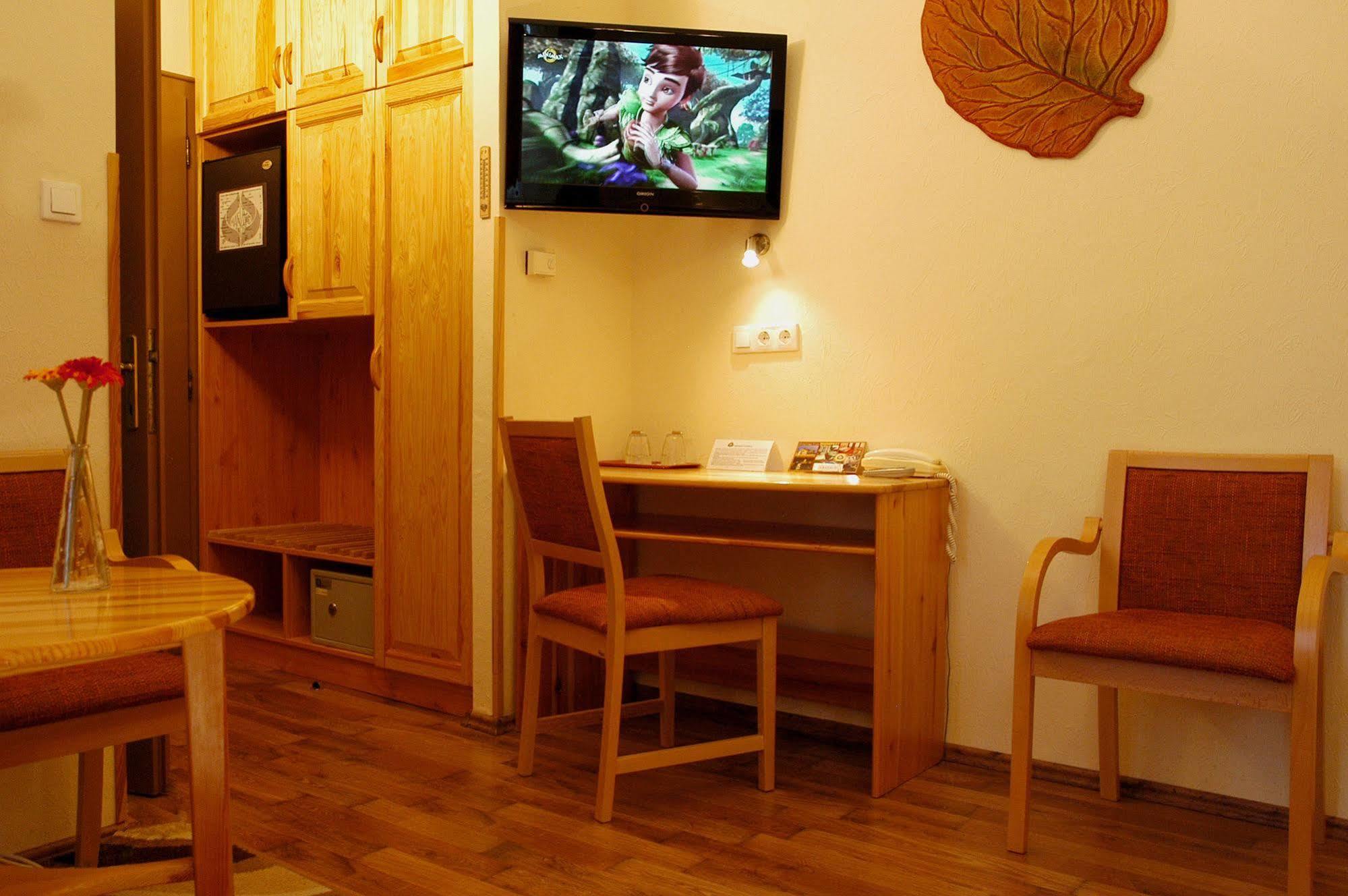 Bed and breakfast Manzard Panzio 3*