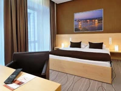 Promenade Hotel 3*