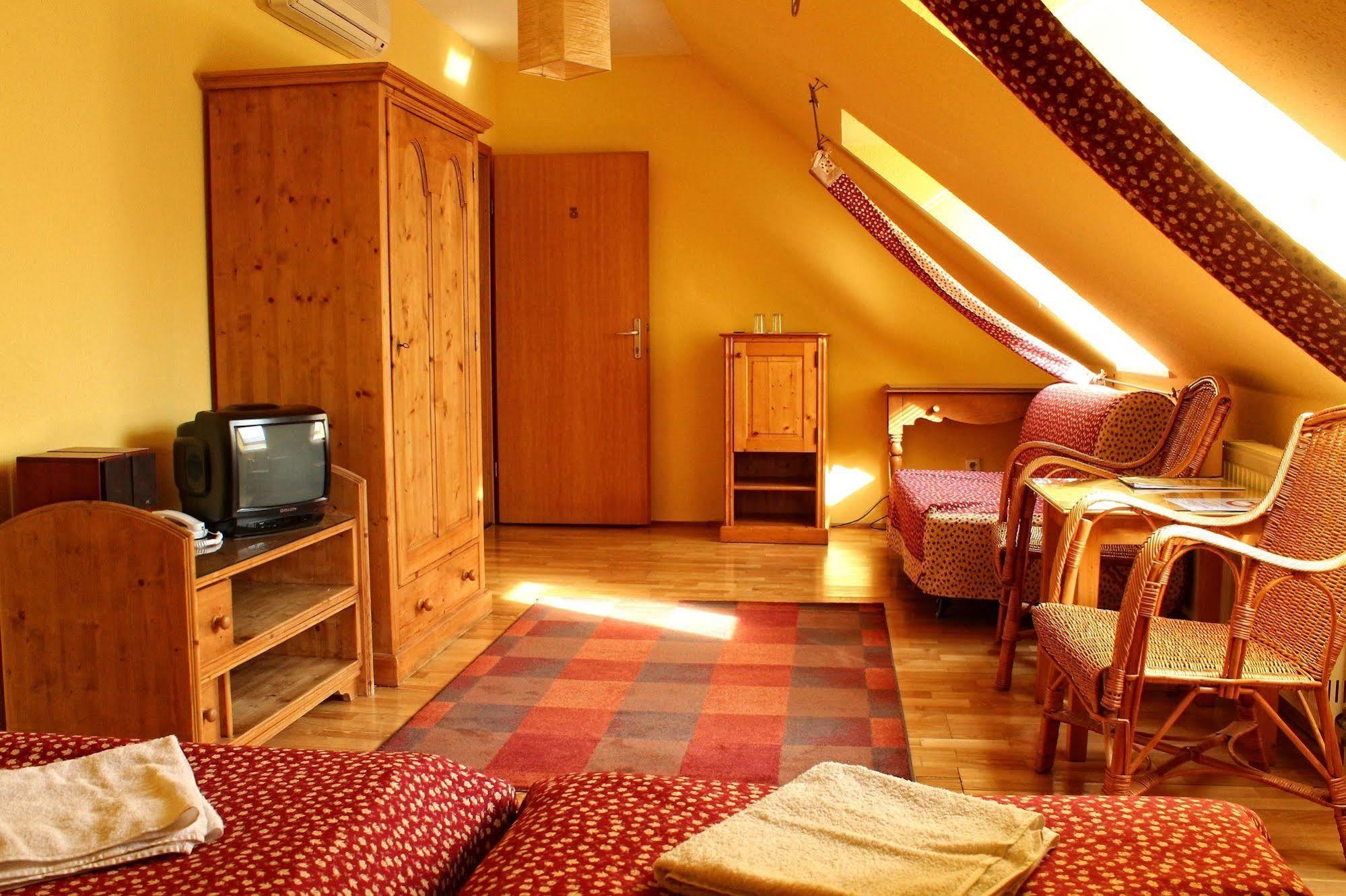 Boulevard Panzio - Self Check-in 3*