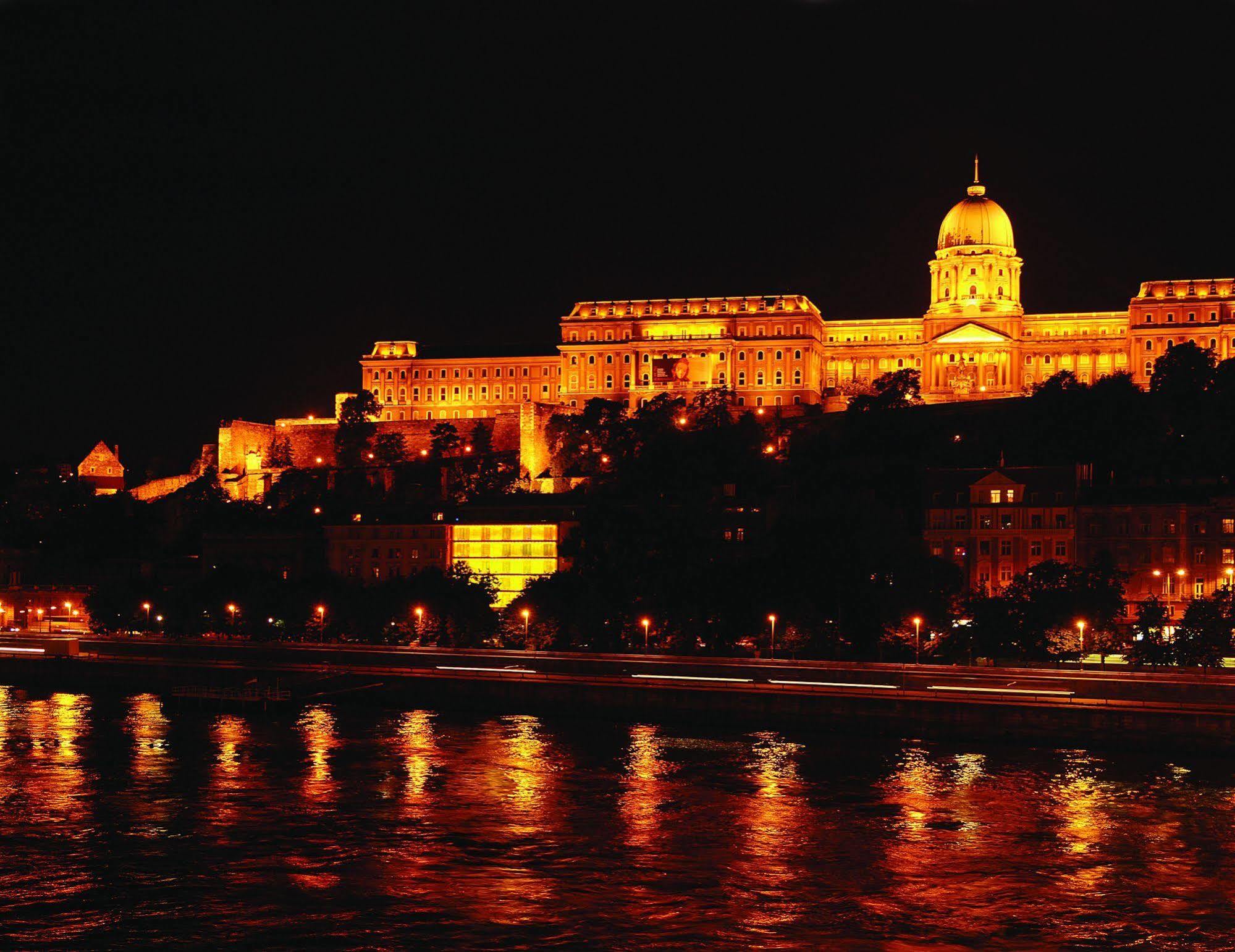 Lanchid 19 Design 4* Budapest