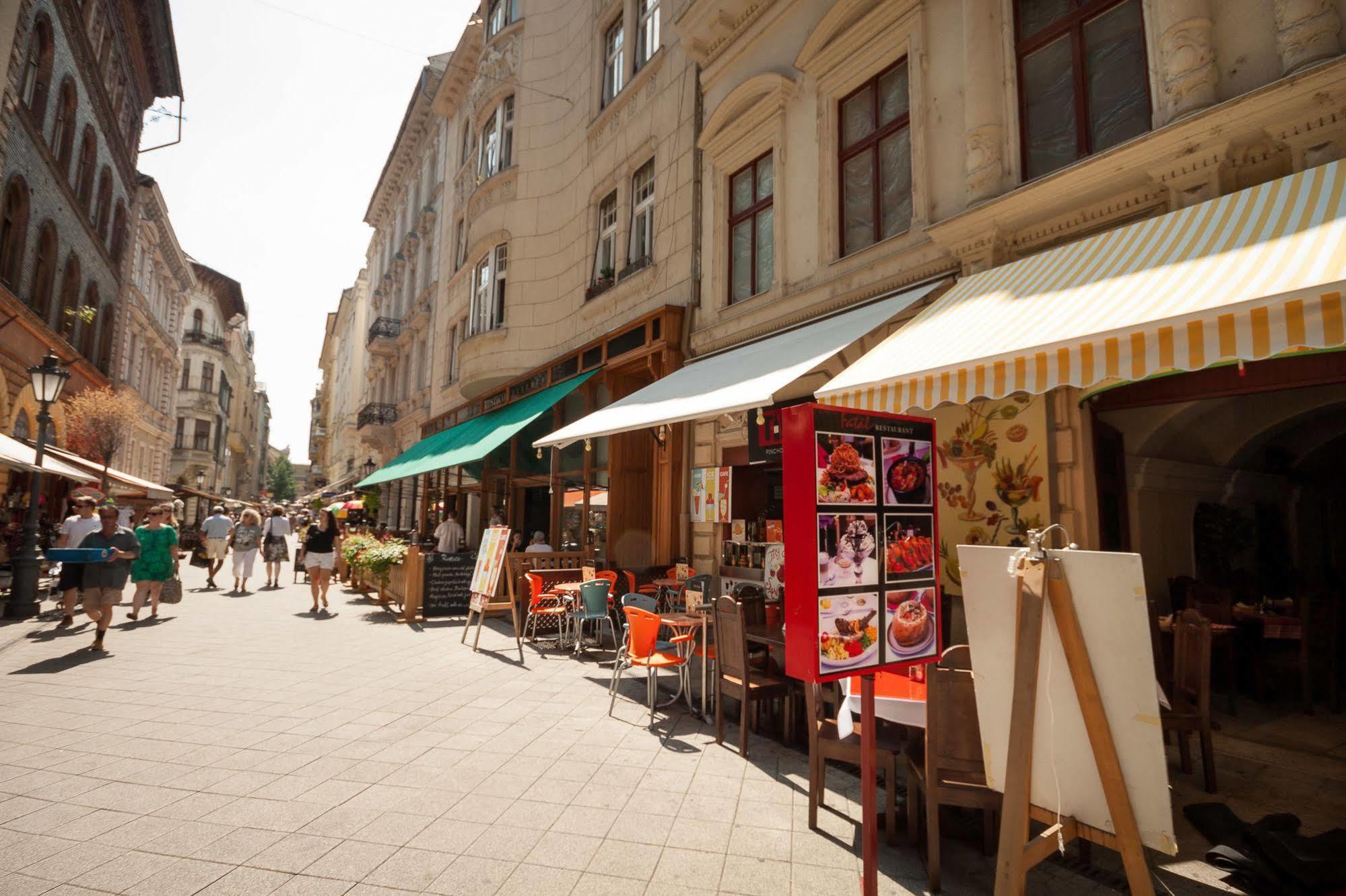 Grand Boulevard Lägenhet *