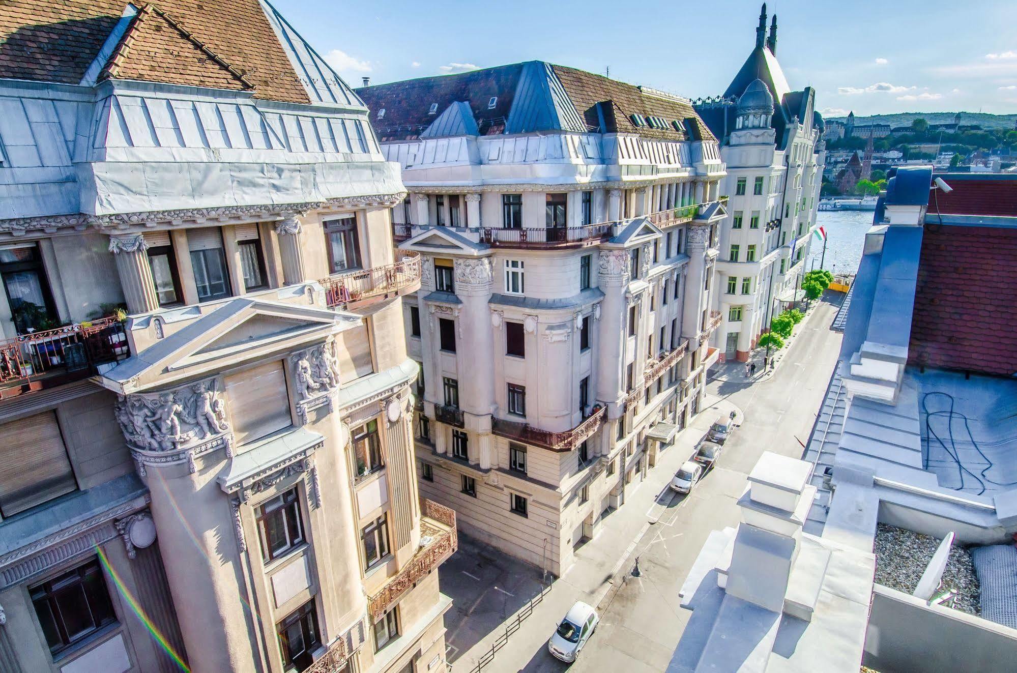 Anabelle Budapest