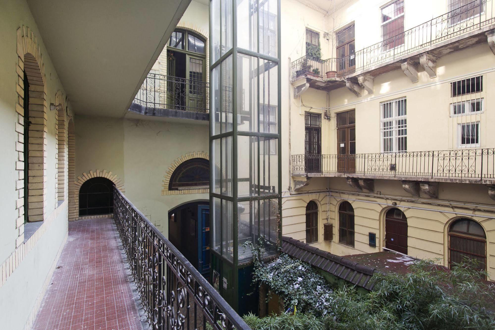 Dandy Deluxe Apartment