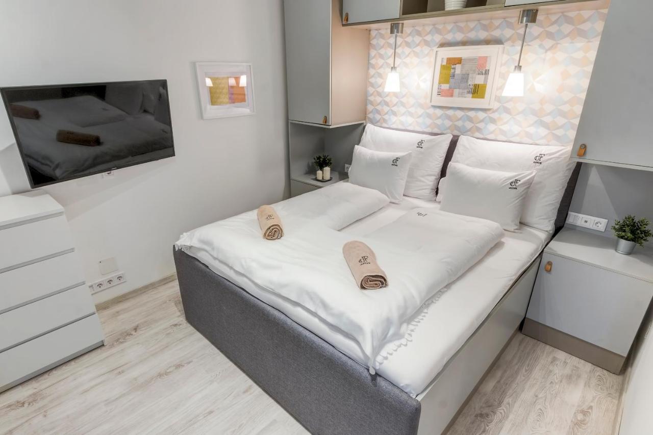 Riverside Deluxe Apartman *