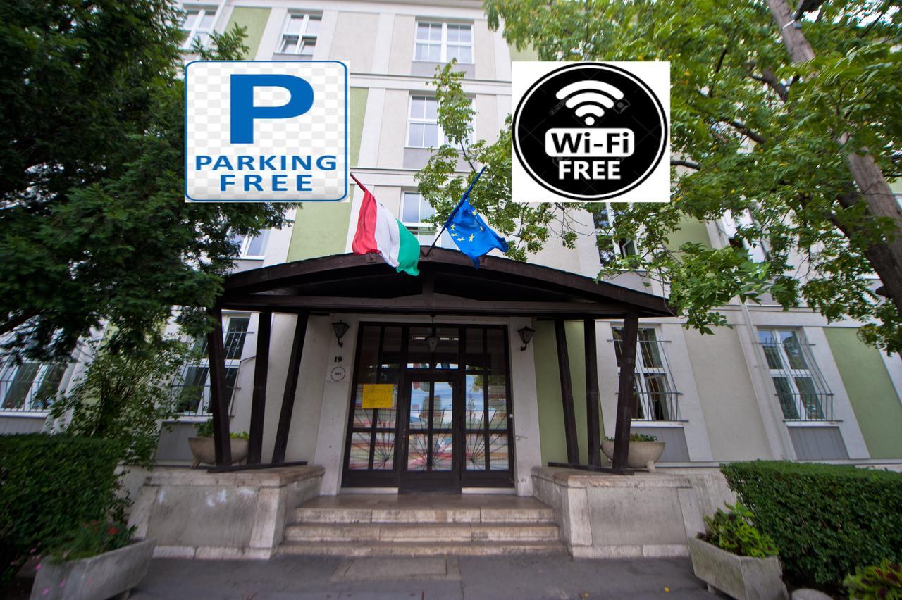 Mogyorodi Hostel Budapest