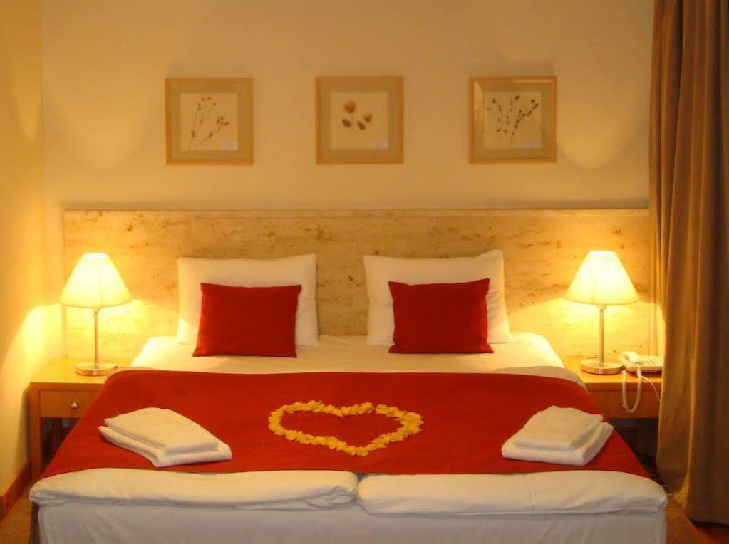 Castle Garden Hotel