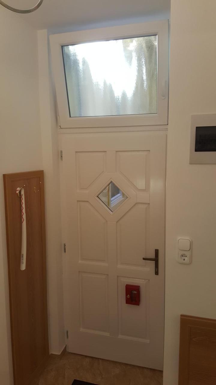 Apartamento Authentic Akacfa *