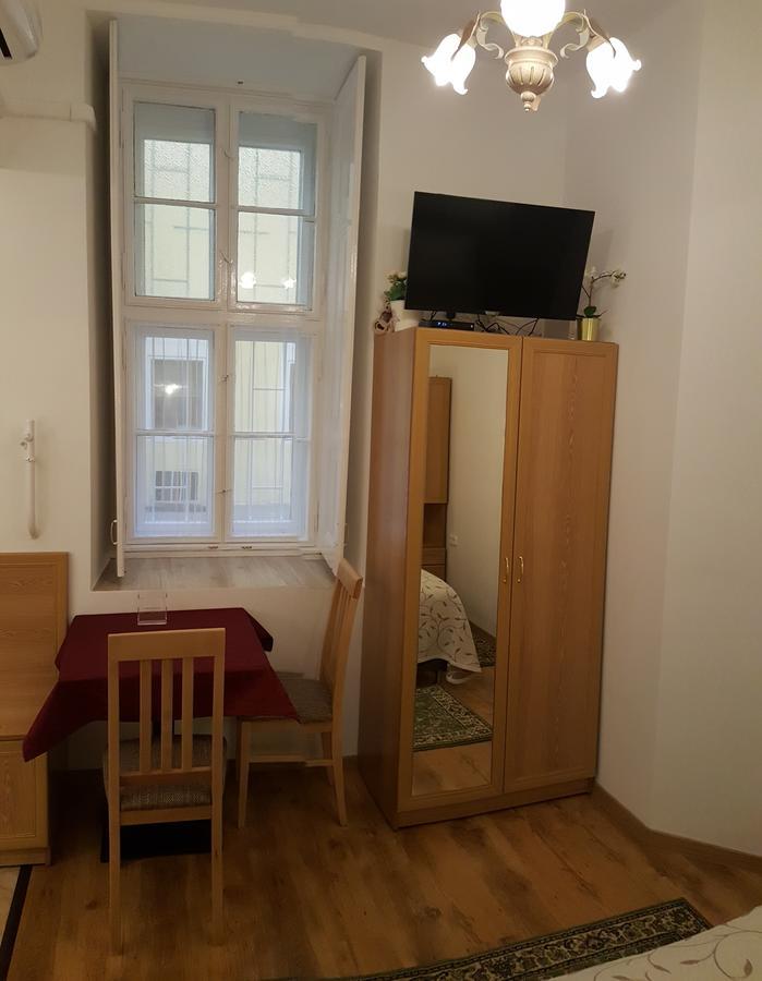 Authentic Akacfa Apartamento *