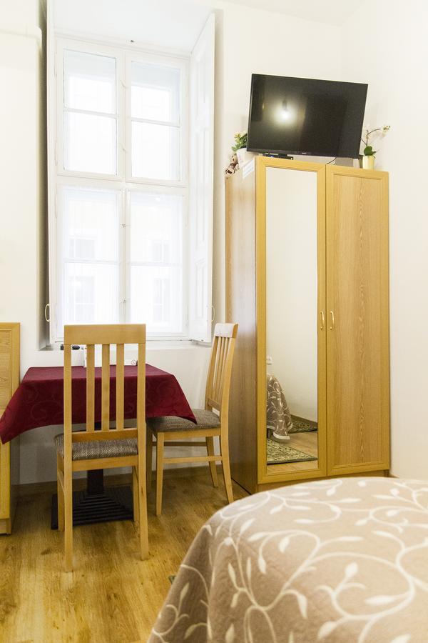 Apartamento Authentic Akacfa
