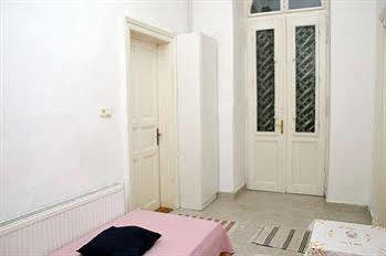 Alkotmany Street Hotel