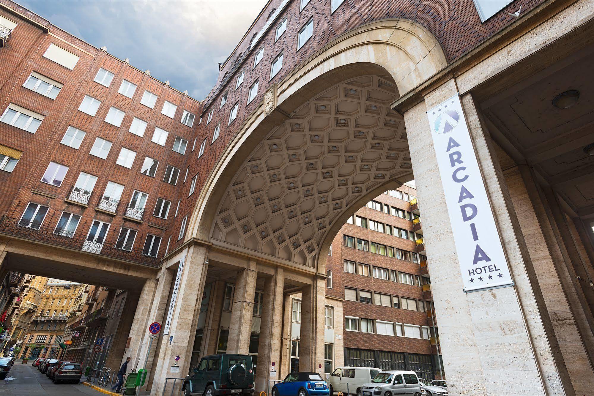 Arcadia Hotel 4*