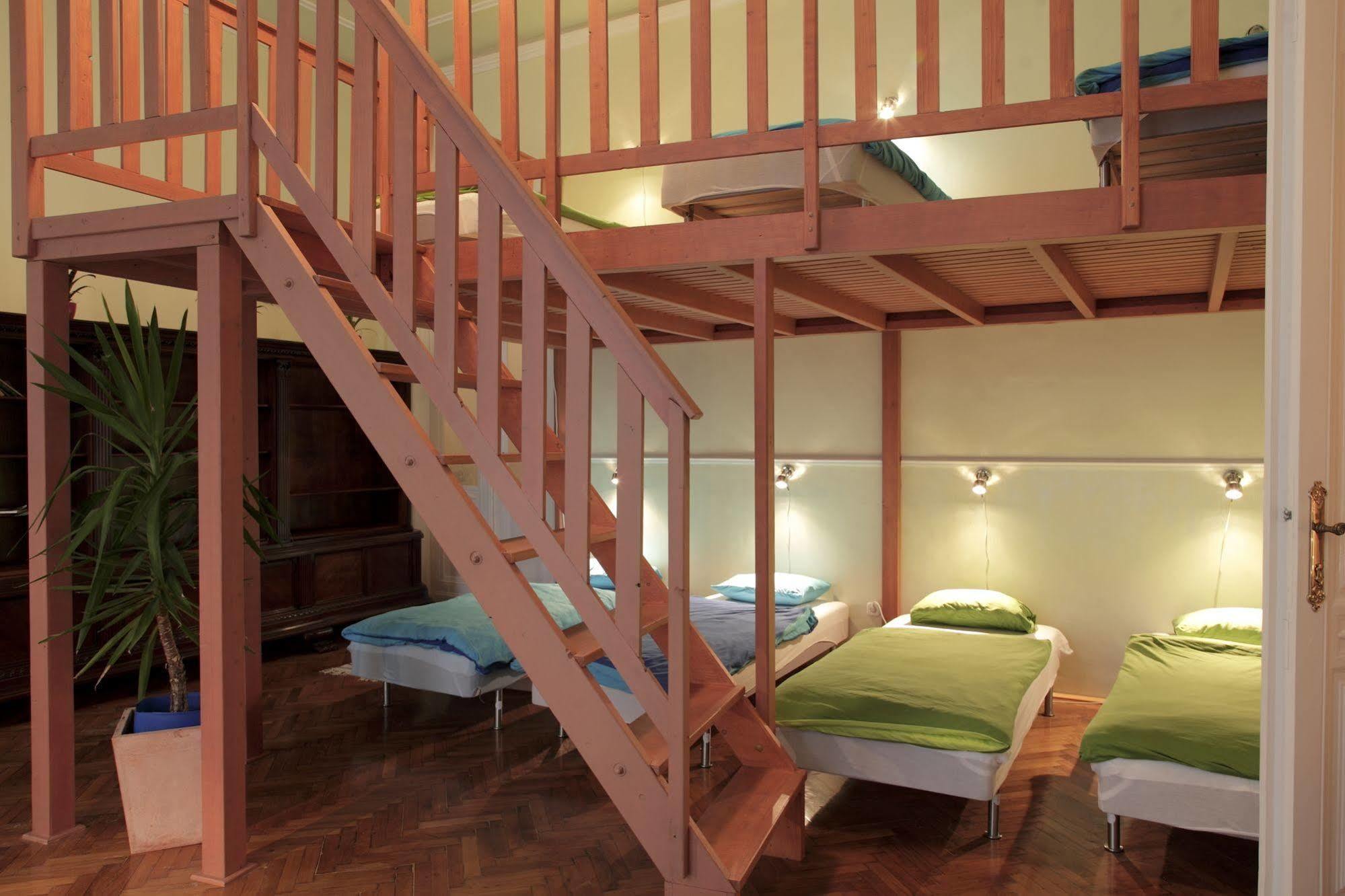 Maverick Downtown Hostel