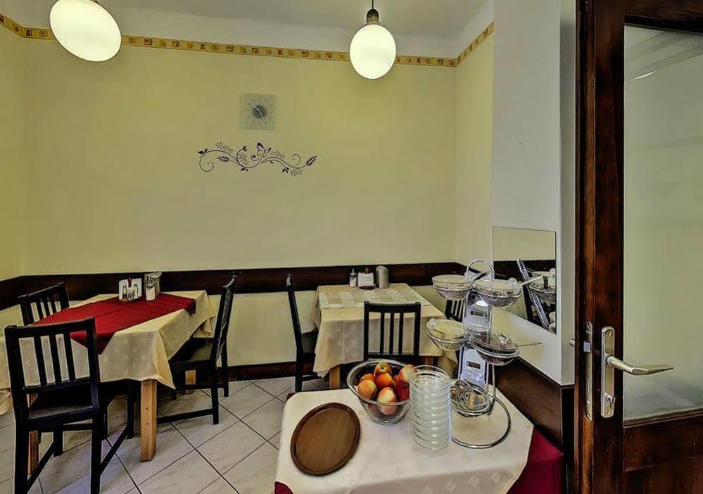 Metro Hotel 3*