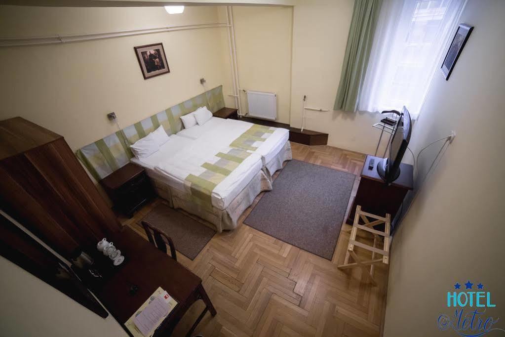 Metro Hotel 3*