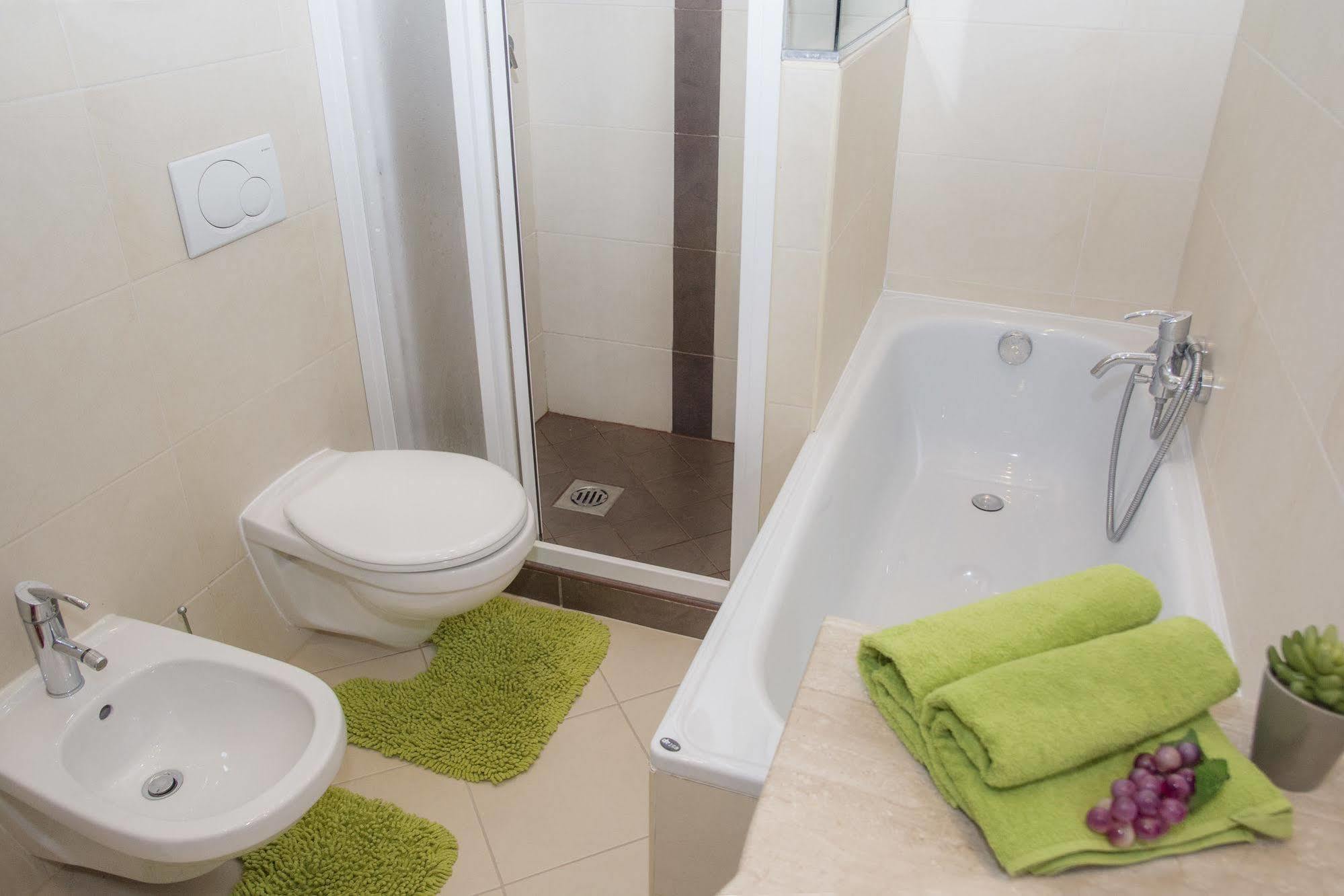 Hotel Altracasa 3*