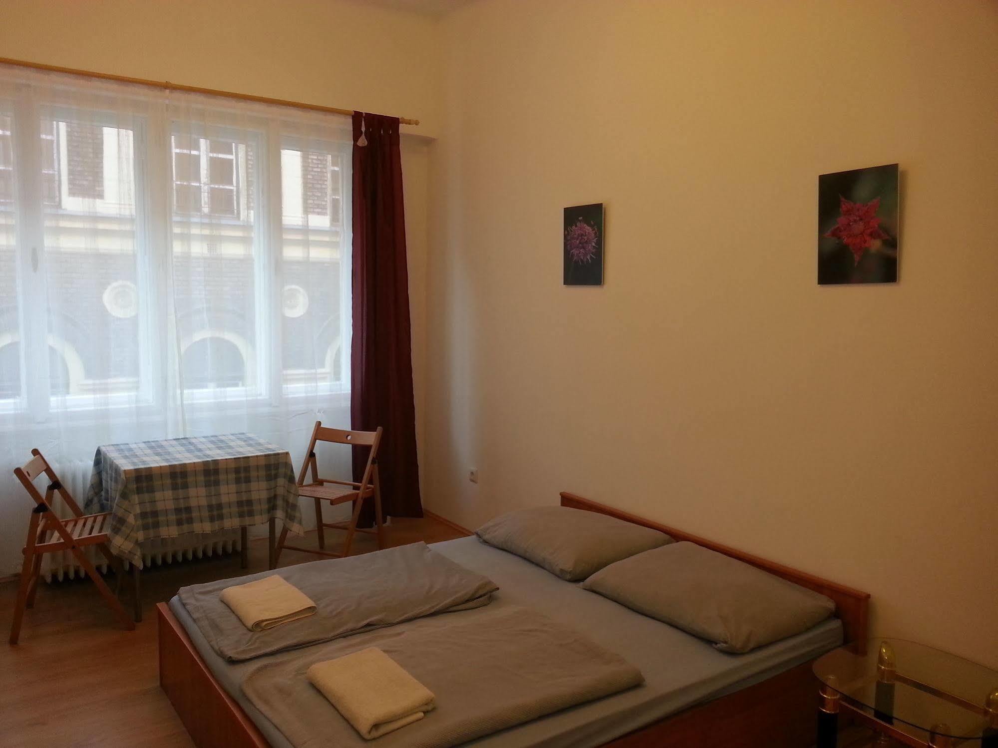 Hostal Caterina Private And *