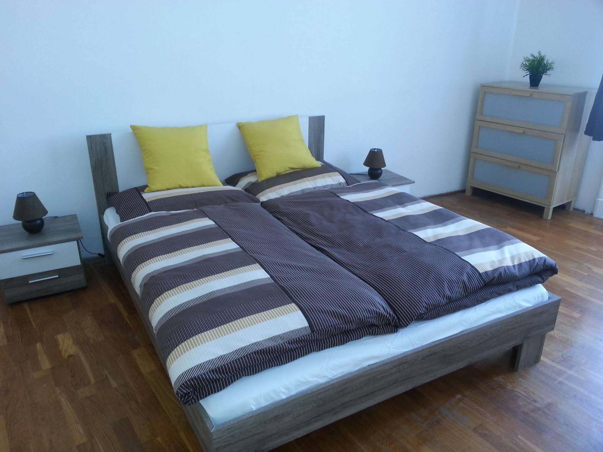 Caterina Private And * Budapest