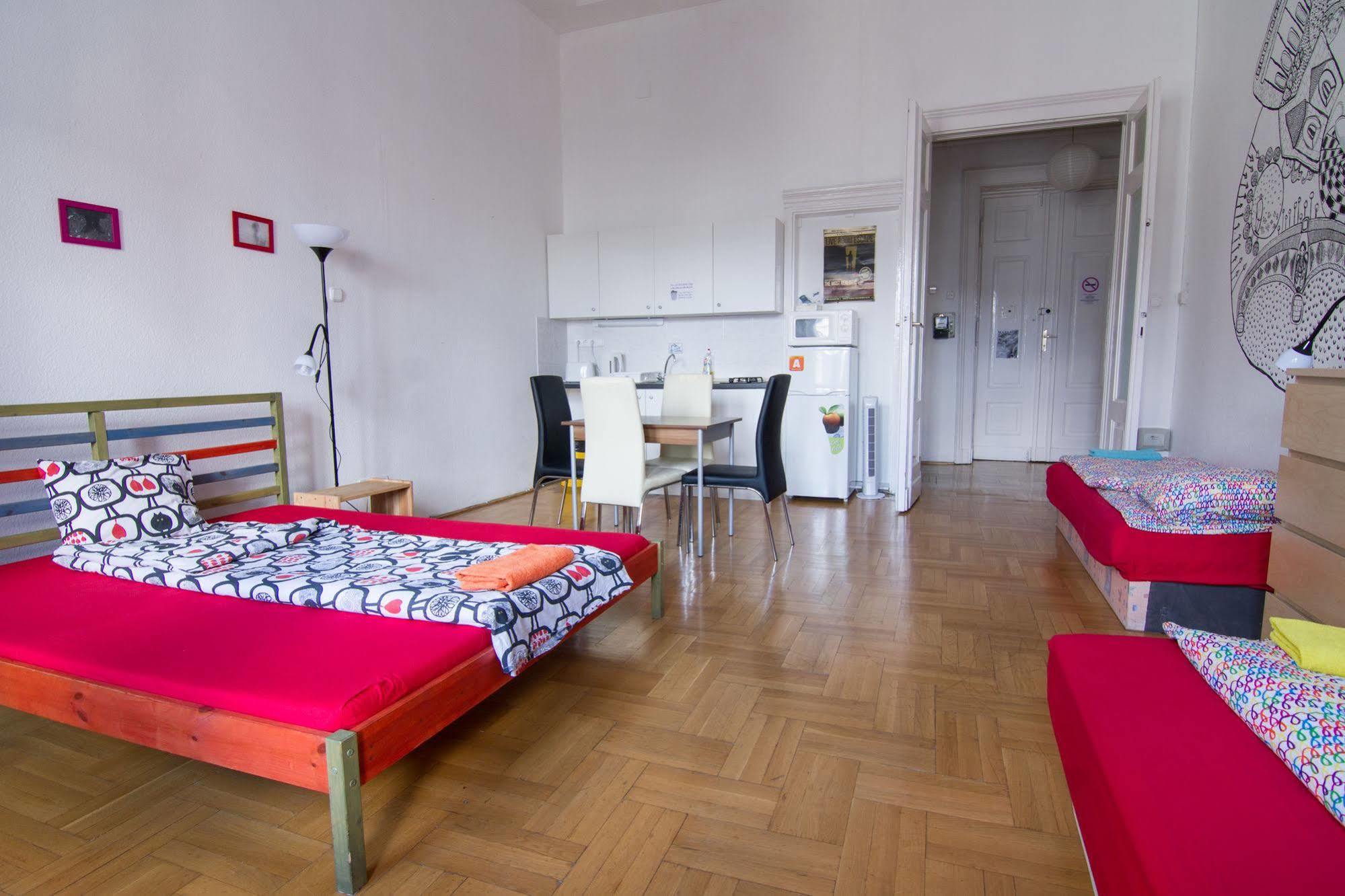 Pal'S Hostel And Apartments Budapest
