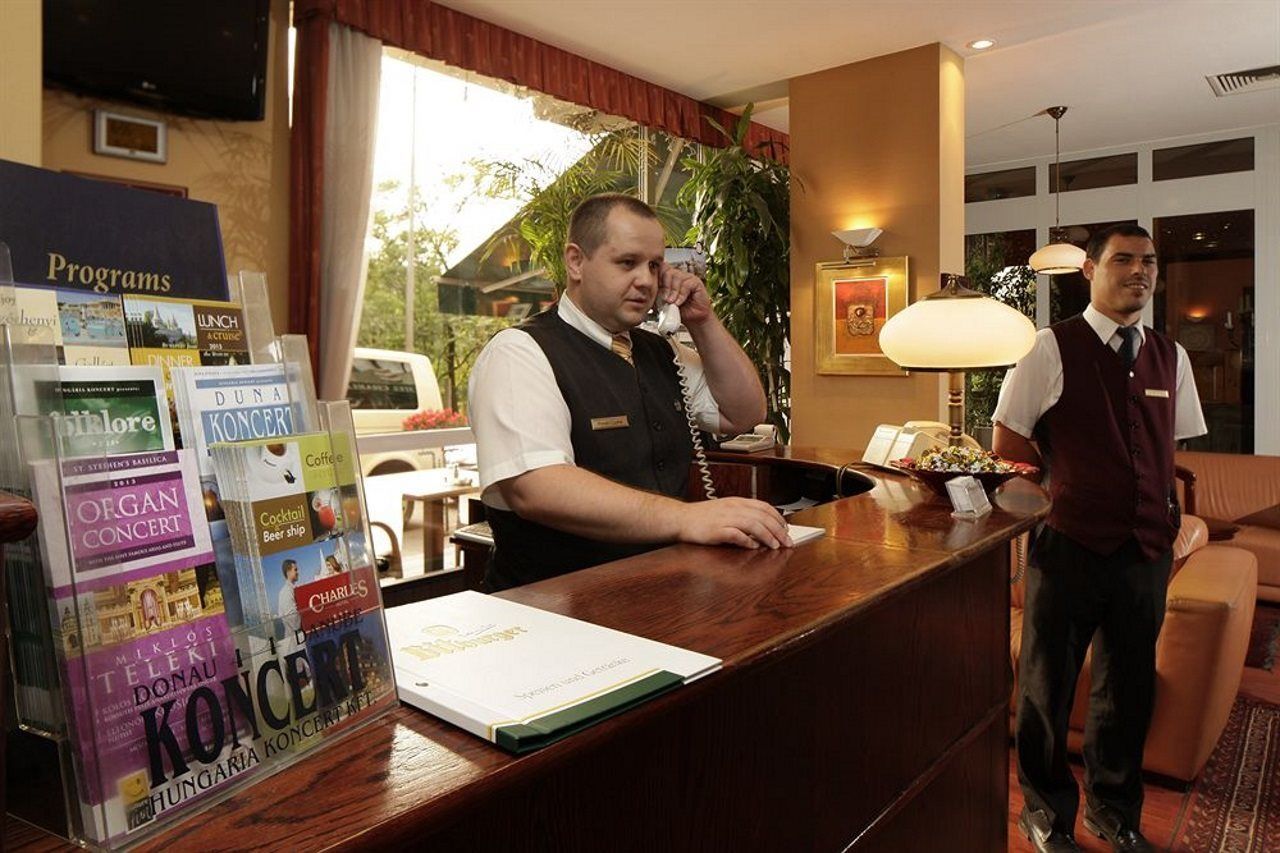 Aparthotel Charles 3*