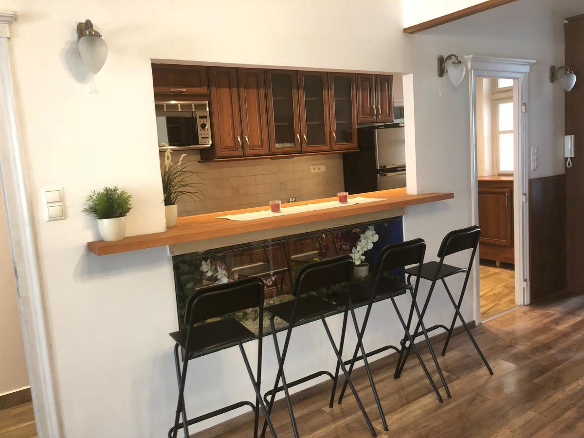 Of Eleven Apartamento Budapest