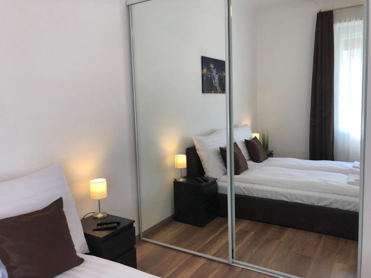 Of Eleven Apartamento
