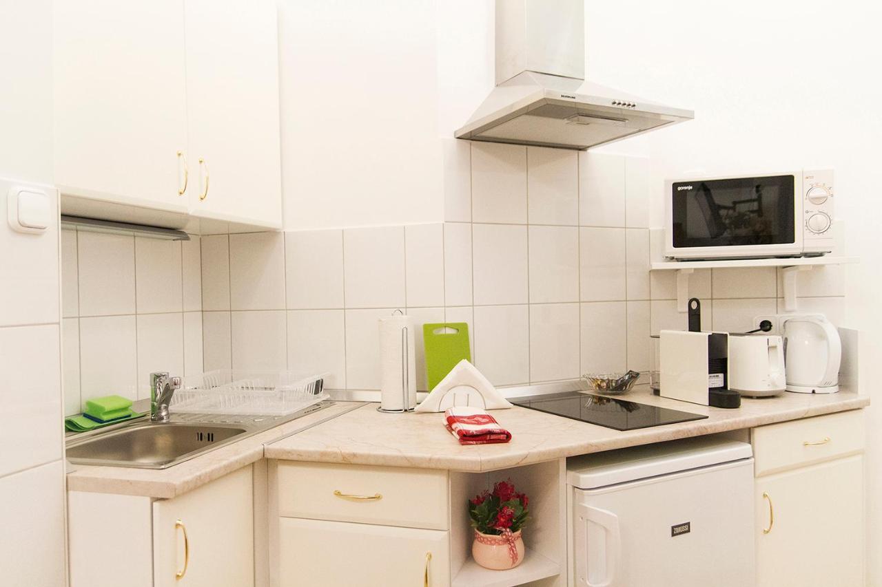 Apartamento Authentic Akacfa *