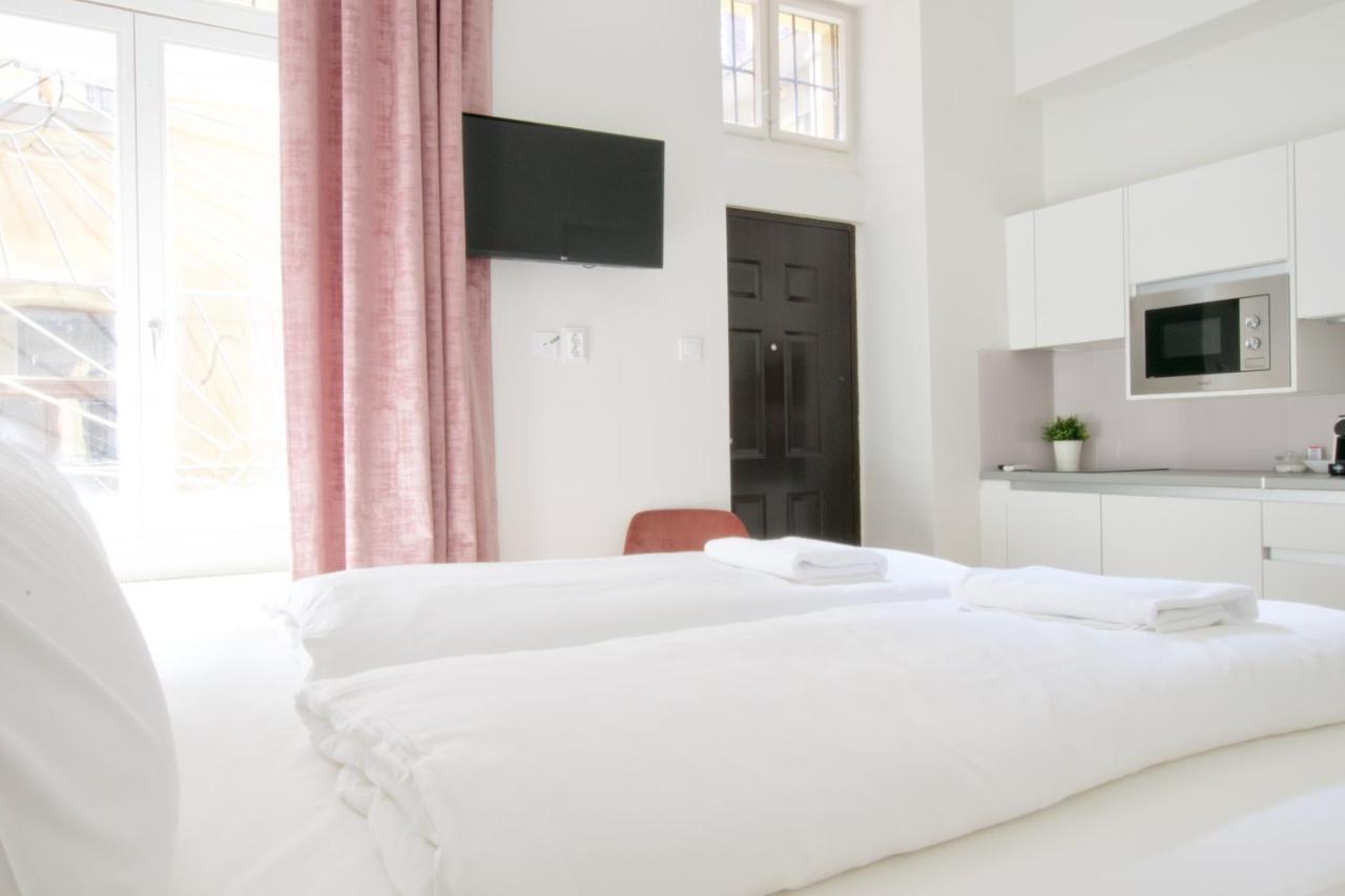 Europest Luxury