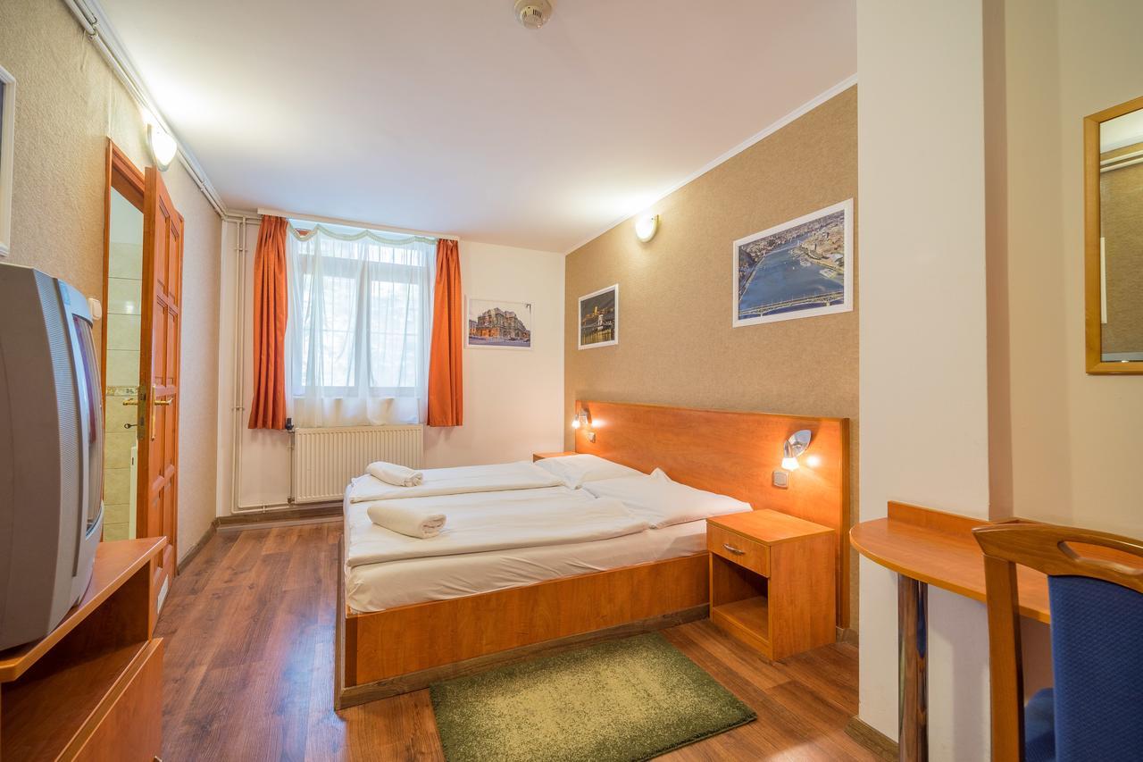Easy Star Budapest
