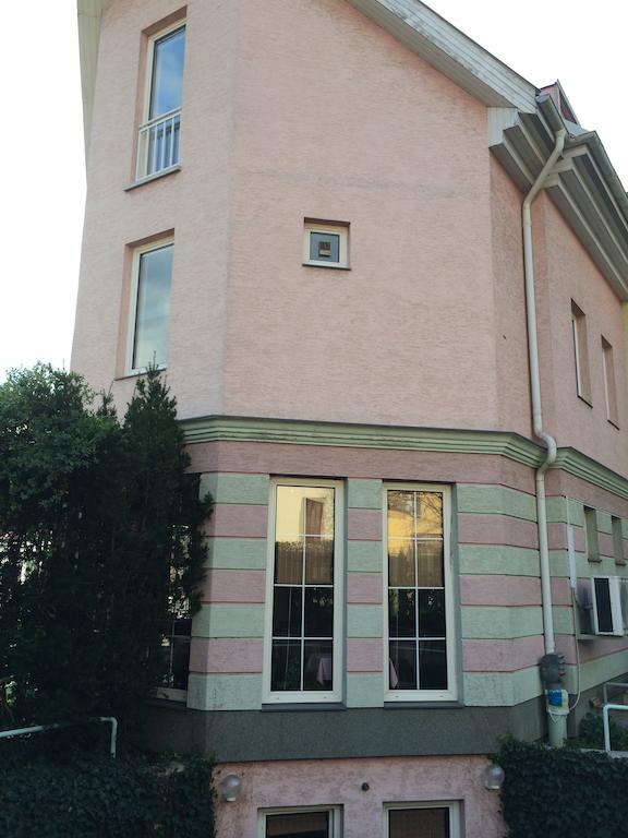 Belle Fleur Panzio Bed & Breakfast 2*