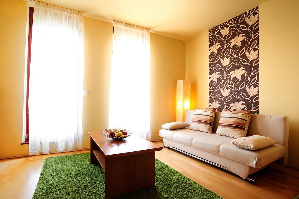 King Apartment *