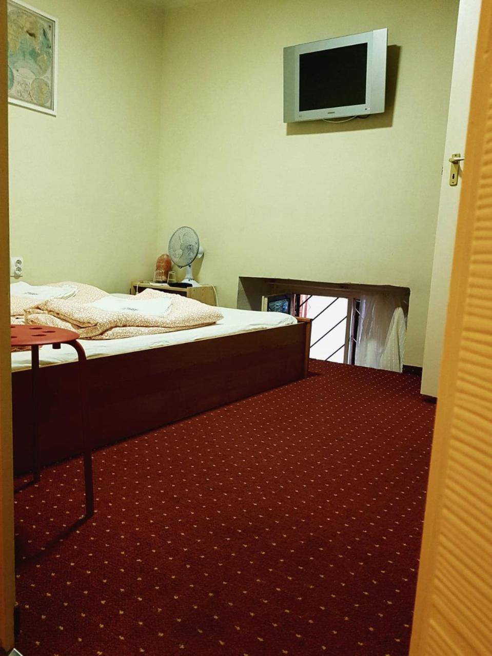 Hostel Simple